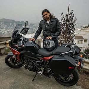 Meet your Posher, Victor